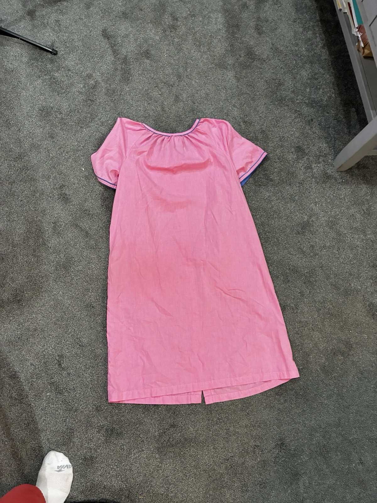 Vintage Pink Mumu Embroidered Tea Cup 1960s Sz Small Duster Housecoat Granny
