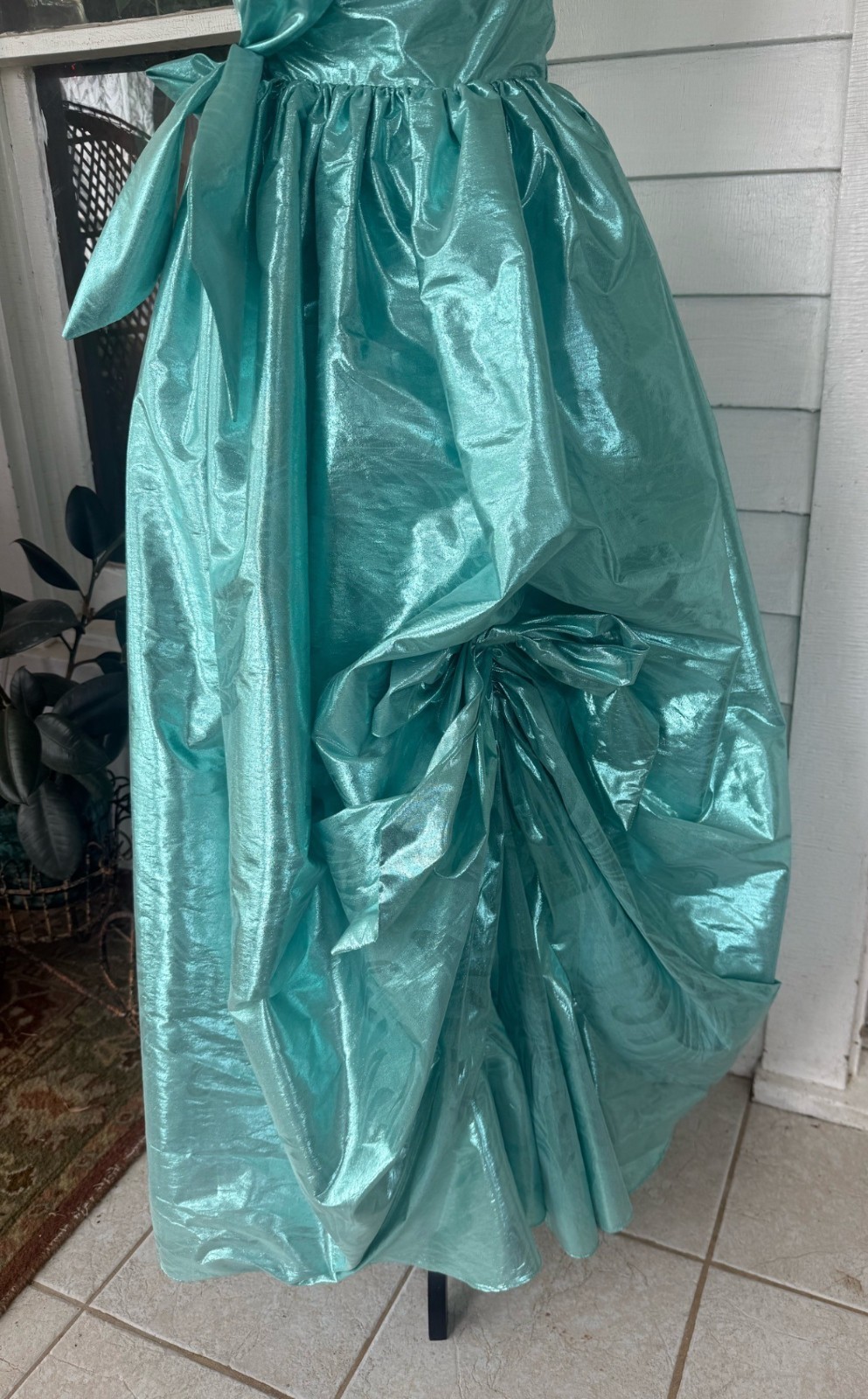 Vintage 80’s Aqua Green Lame’ Ball /Prom Gown Bustled Bow TD4 Eletra size 11/12