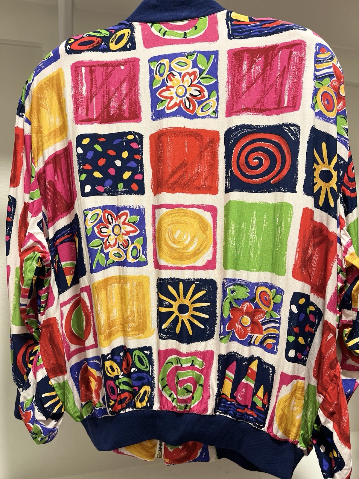 Chaus Multicolor Abstract vintage bomber jacket retro 80’s skirt set. Lrg.