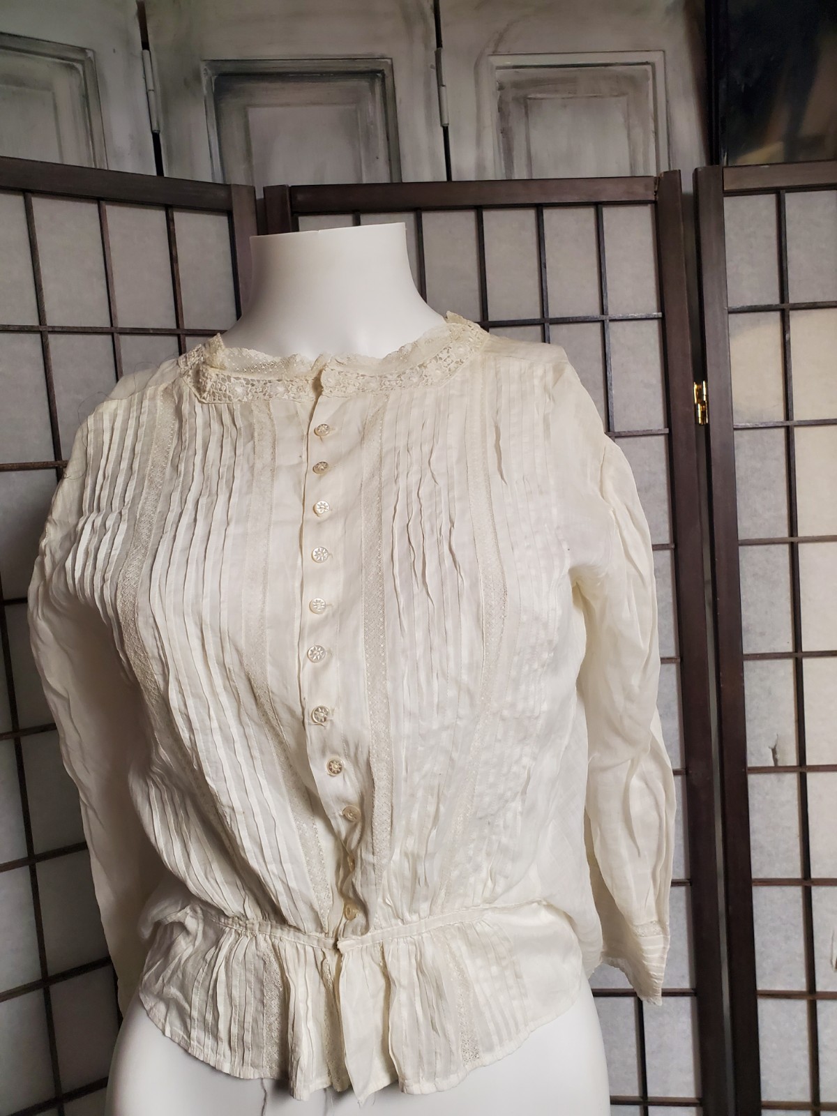 S-M Antique Edwardian White Cotton Lace Pintuck Blouse Vtg Victorian Top ties
