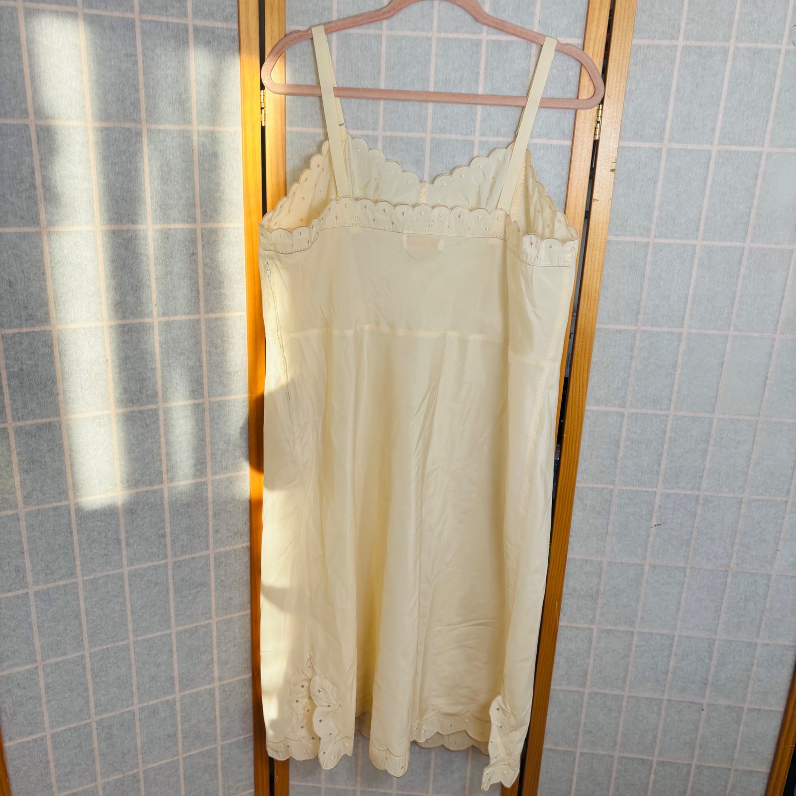 Vintage Barbizon Candie Tafredda Full Slip Ivory Scalloped Embroidered Size 40