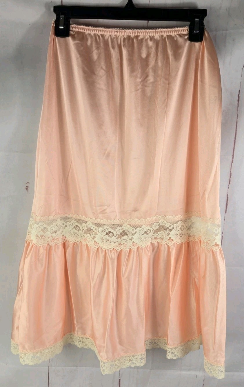 Vtg Opalaire Peach Half Slip Size Medium 100% Antron III Nylon Lace