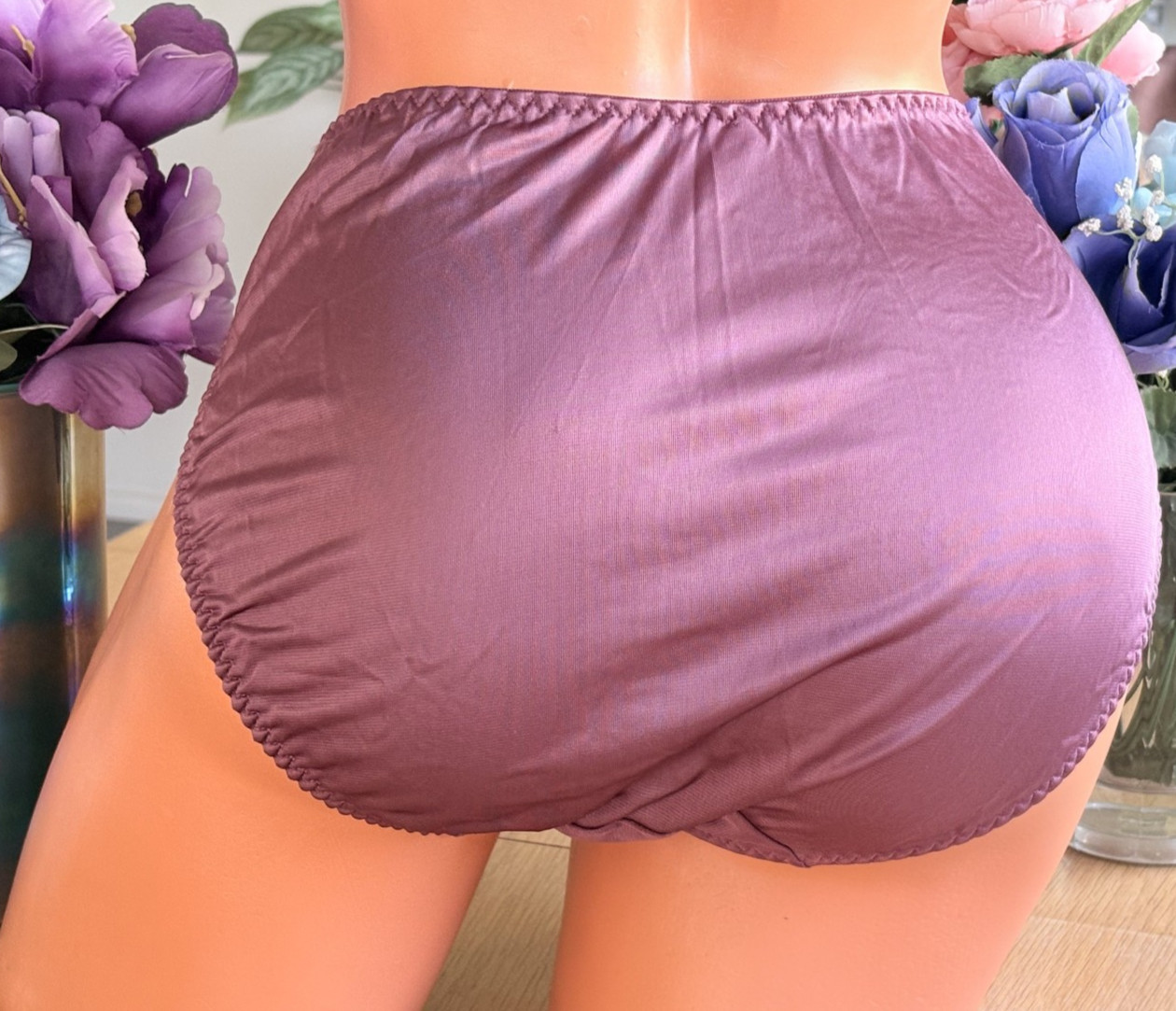 Maidenform Small Mauve Hi Cut Second Skin Satin & Lace Panties #99321 VINTAGE