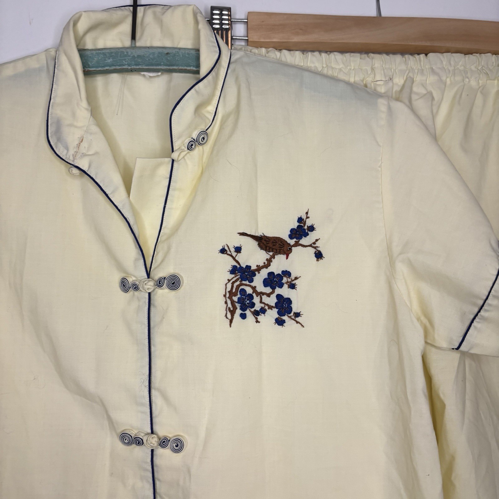 Vintage 40s/50s 2 Piece Embroidered matching set pajamas Small XS Yellow Bird