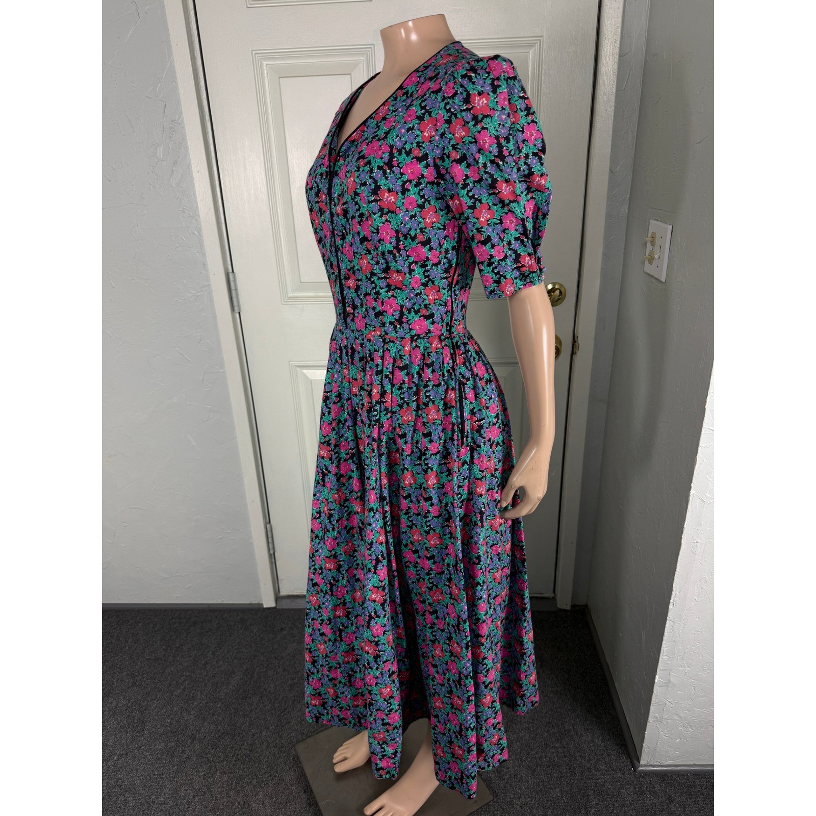 Vintage Laura Ashley Women’s Dress UK 12 US 10 Cotton Floral Button Zip J18
