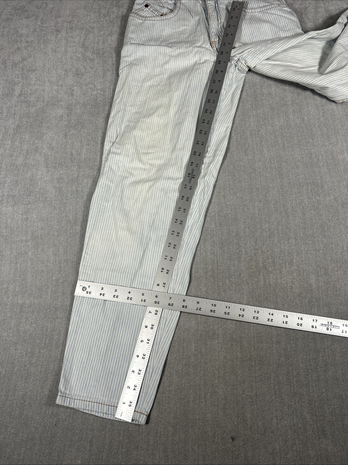 Woman’s Zena Size 4 Light pinstripe denim jeans Vintage