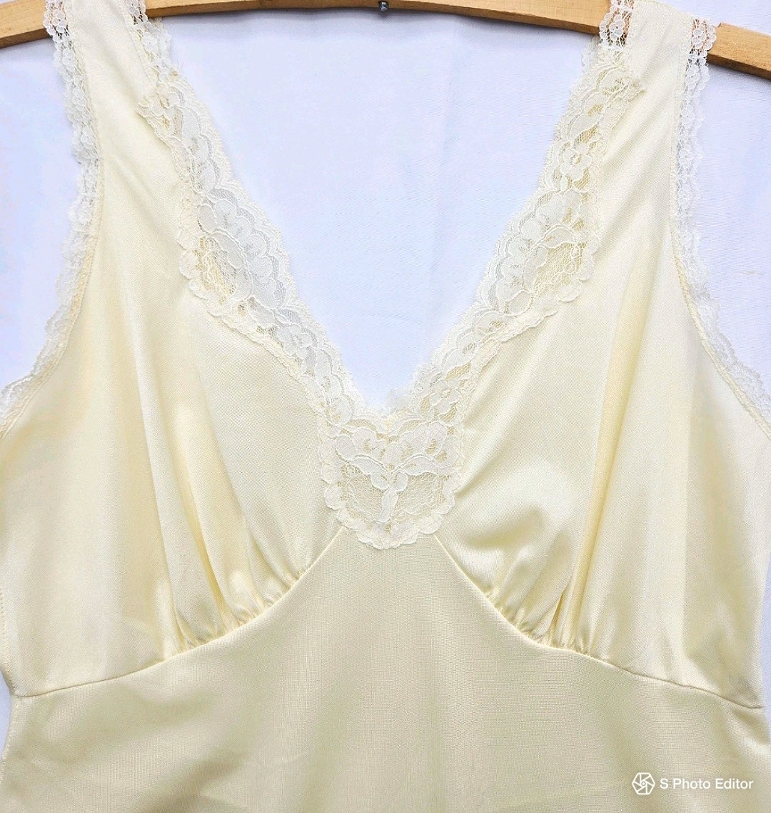 Vtg Pale Yellow Lace Trim Slip Dress Nightgown Lingerie Romantic Y2K Size 36