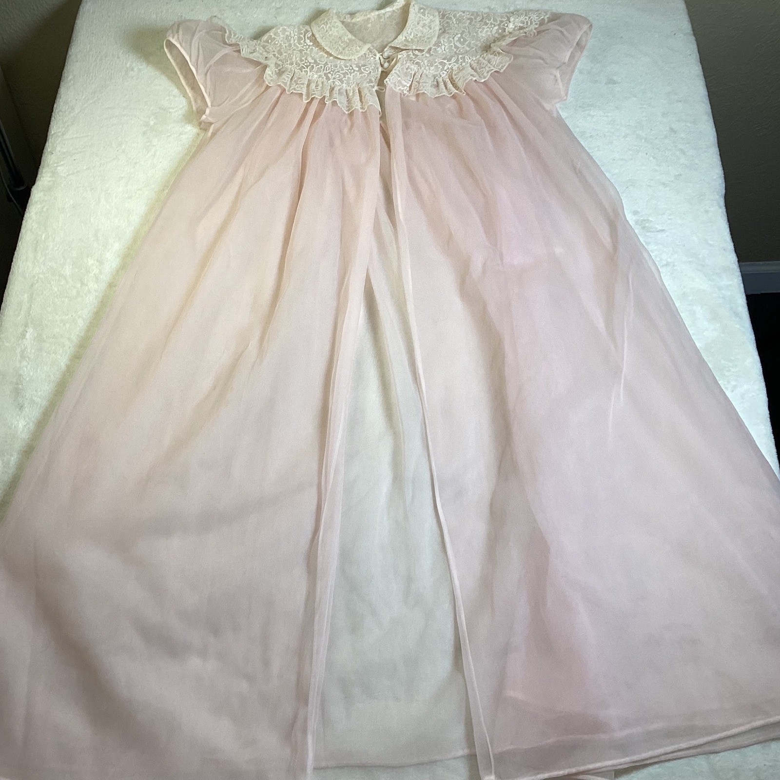 Vintage Kickernick Pink Sheer Nylon Peignoir Robe Lace Ruffle Maxi Gown Lingerie