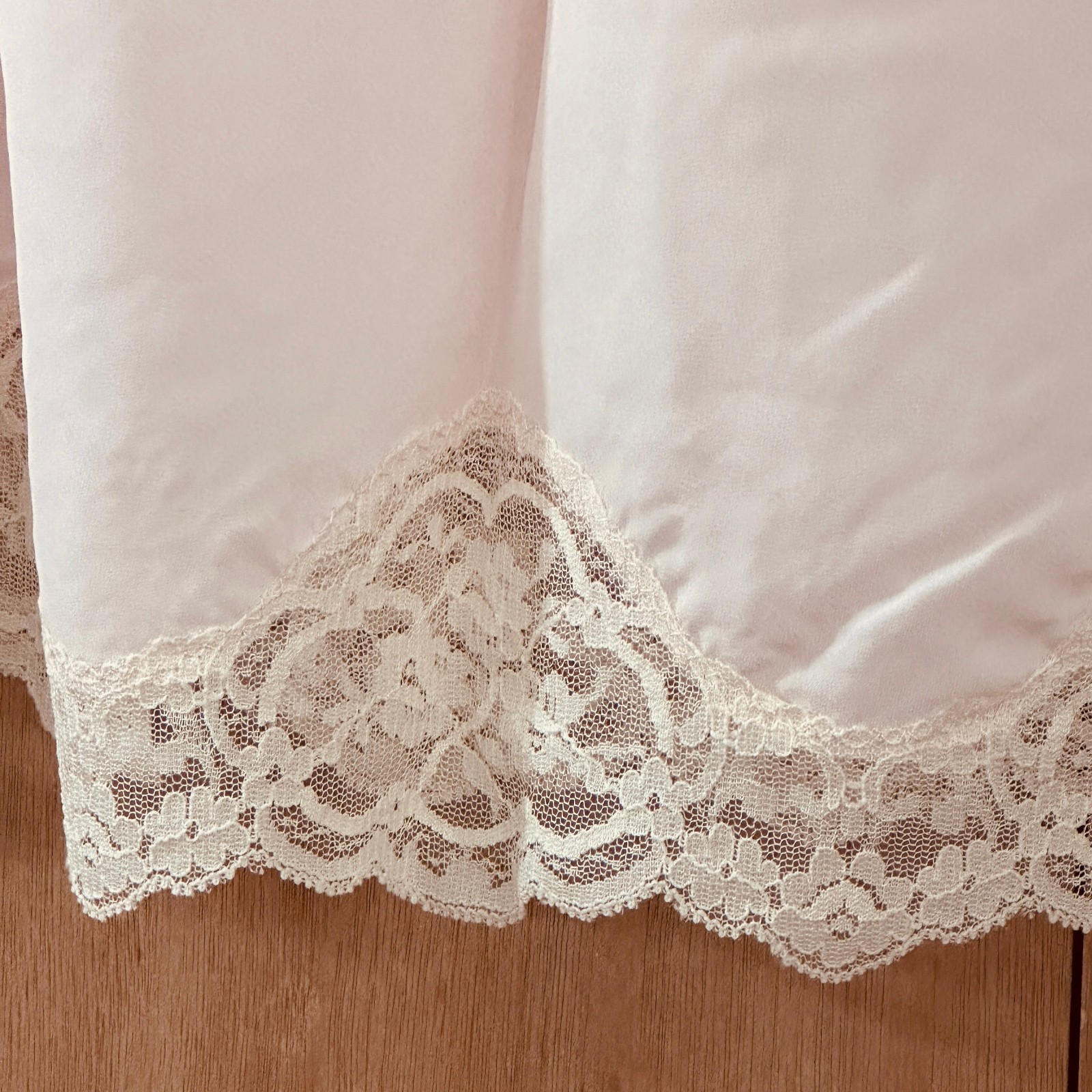 1970s Barbizon Crepe Remarque Half Slip Pink w/ Cream Lace Size Large/Tall