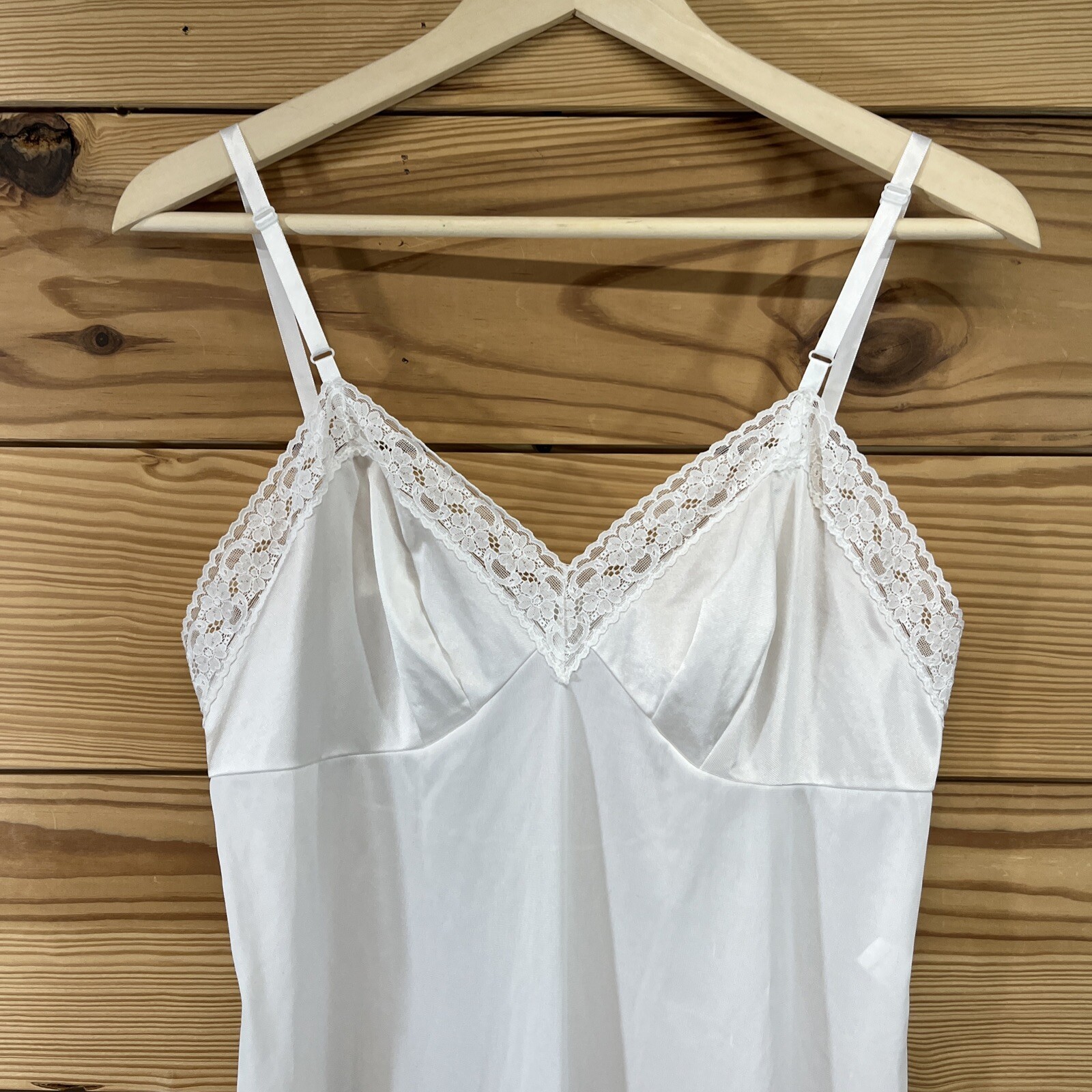 Vtg Vanity Fair Full Slip 36 White V-Neck Lace Trim Nylon Antron Made in USA B84