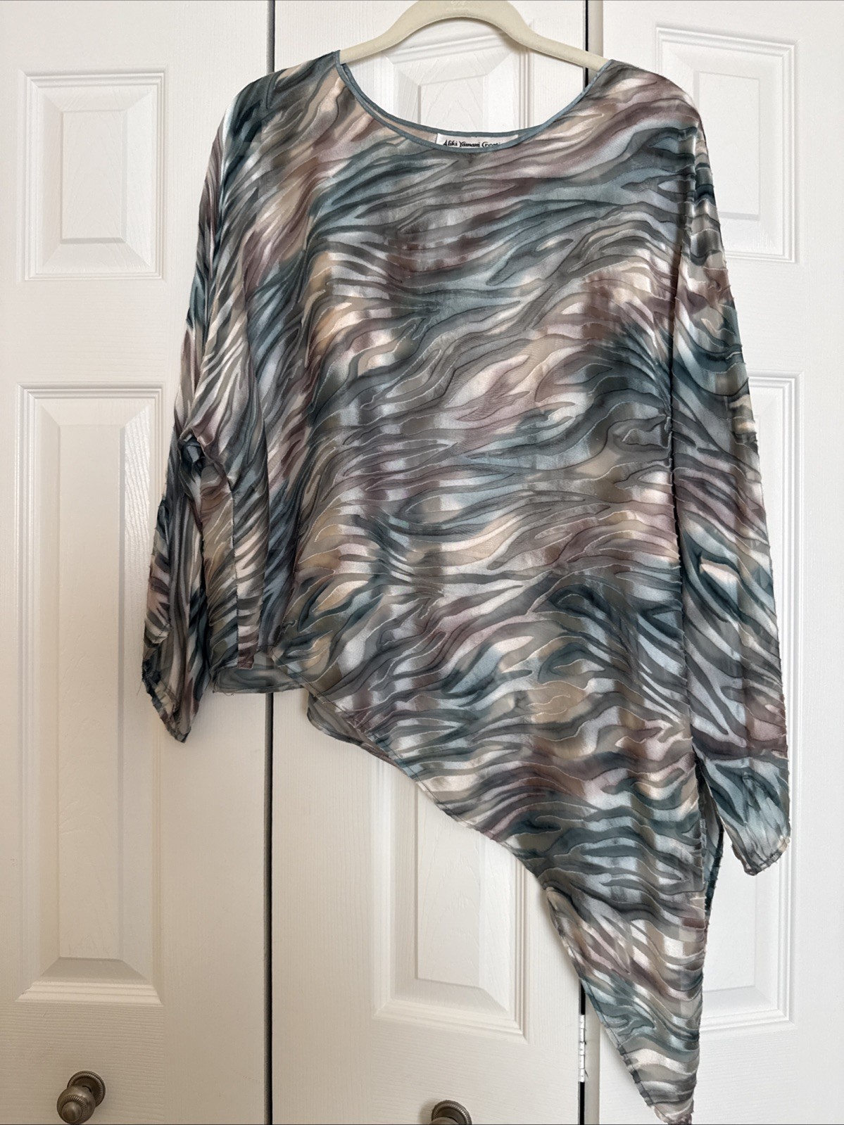 Aliki Yamani Creations Silk /Rayon Multi Colors Pull-over Raglan Blouse Size L