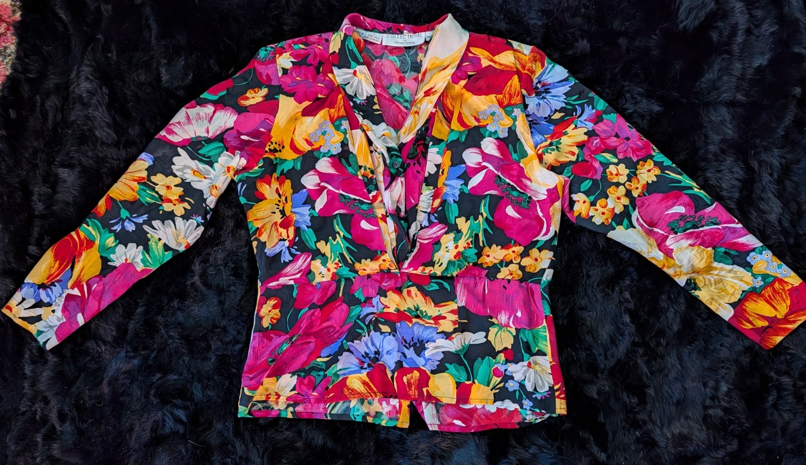 Michelle Stuart VTG Silk Top Sz 8 Peplum Waist Deep V Neck Vibrant Tropic Floral