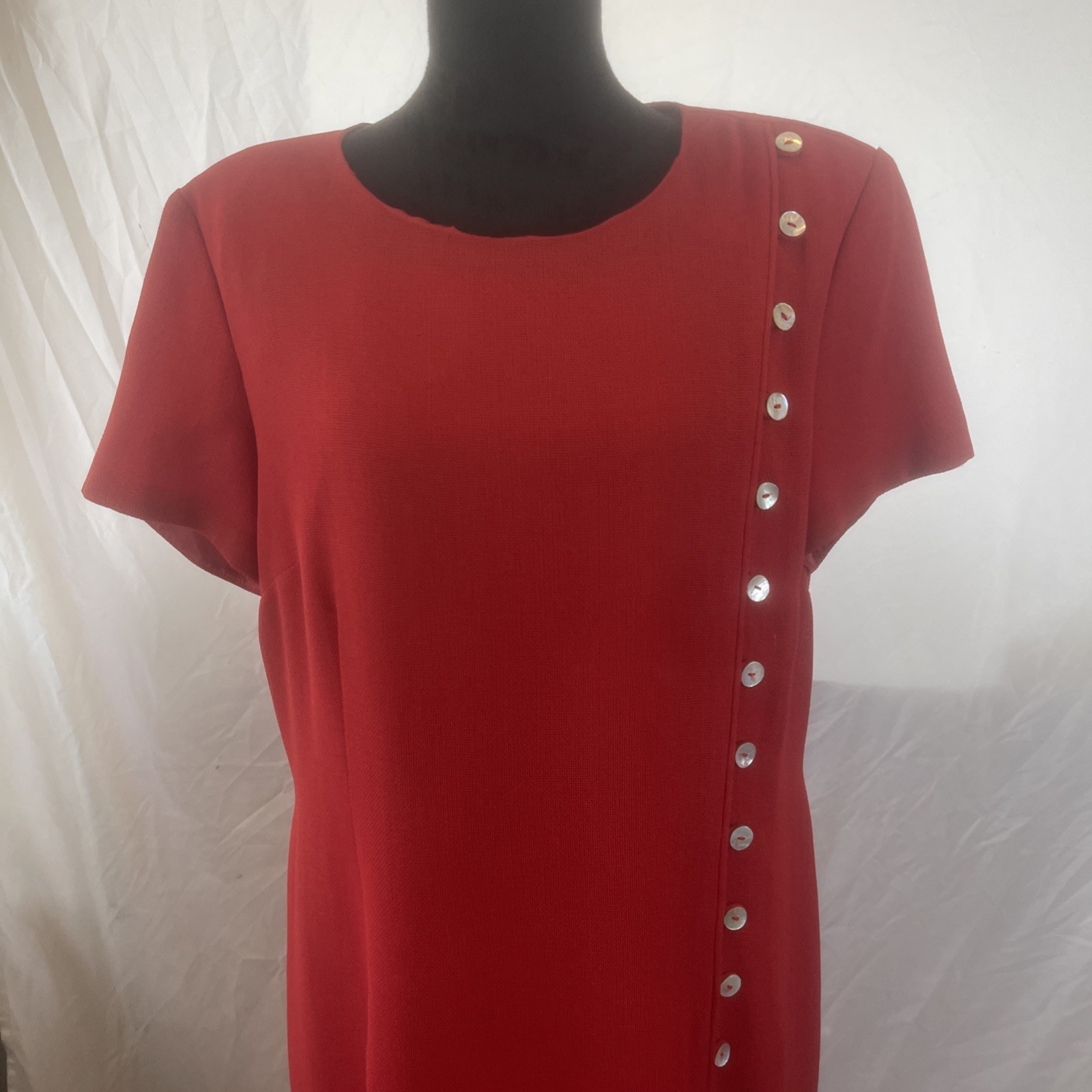 Vintage 90’s Donna Ricco dress Sz 16 Shell Buttons Red Woven Maxi sheath dress