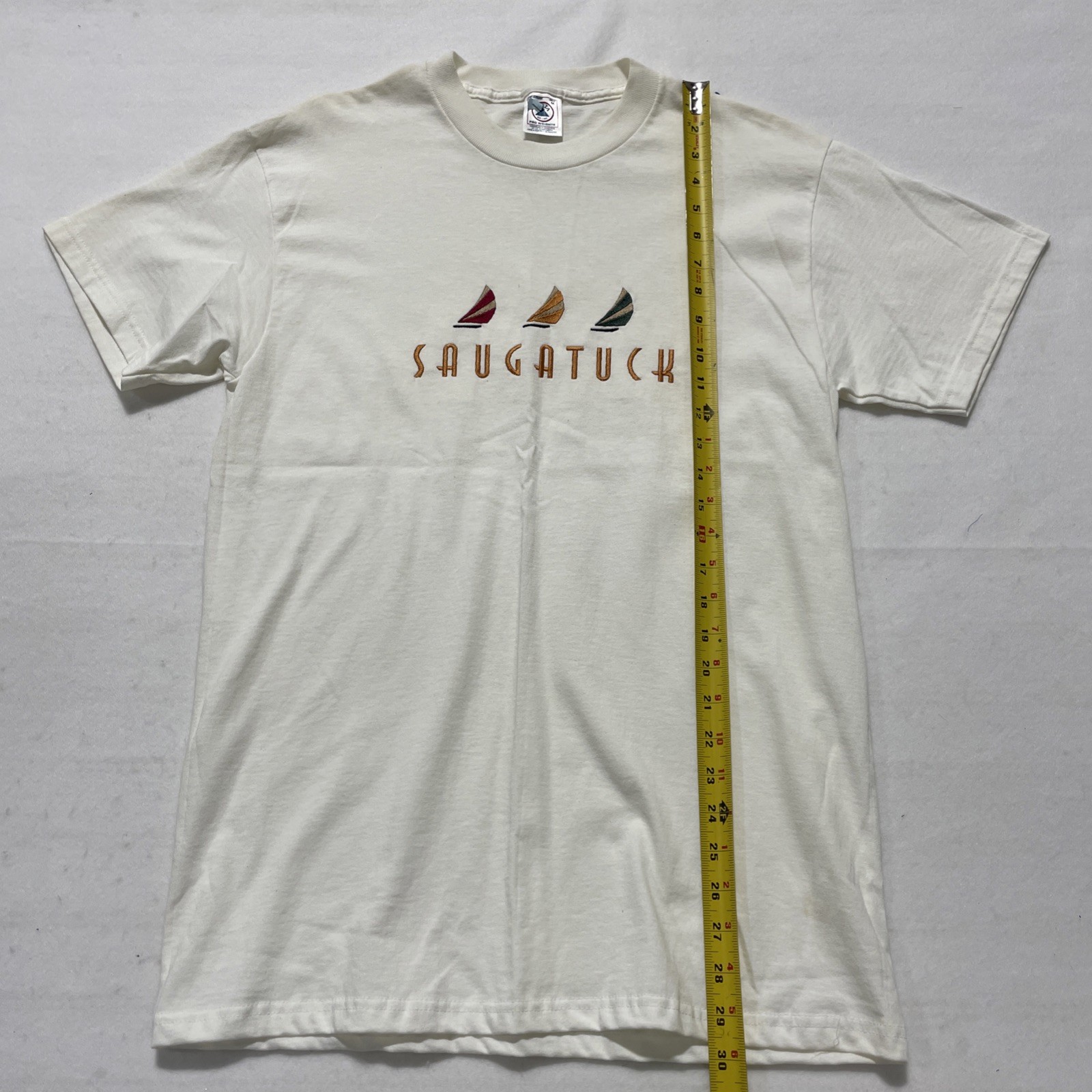 PRO WEIGHT Womens Shirt Medium M Pre Shrunk 100% Cotton Saugatuck Sailboat Tee