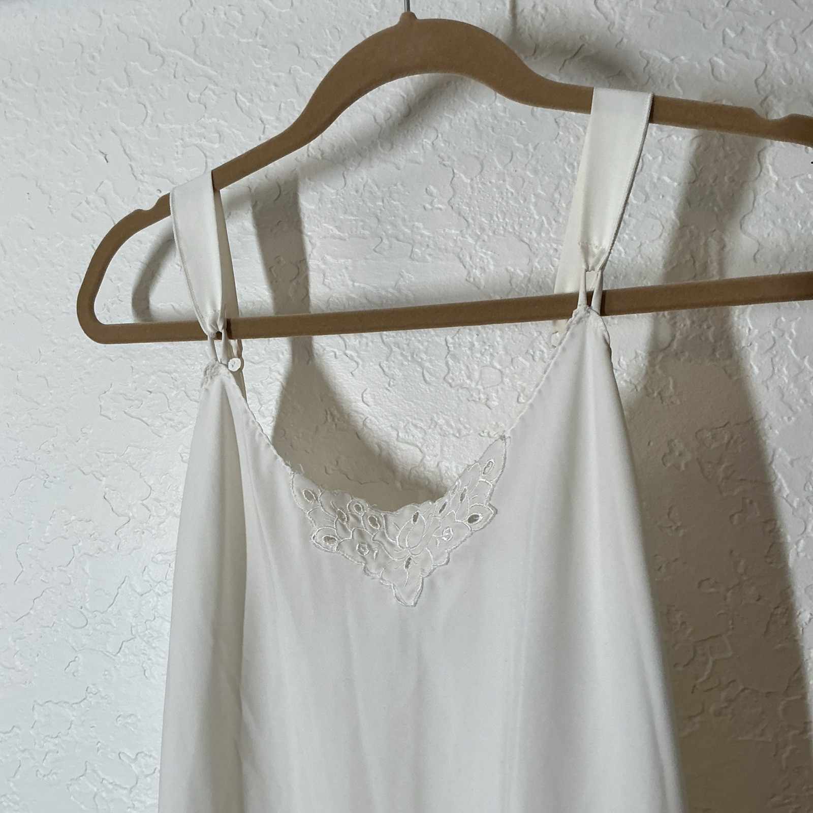 VTG Vanity Fair Full Slip Ivory 34 32”/ 48 Scalloped Trim Retro Pinup USA Made