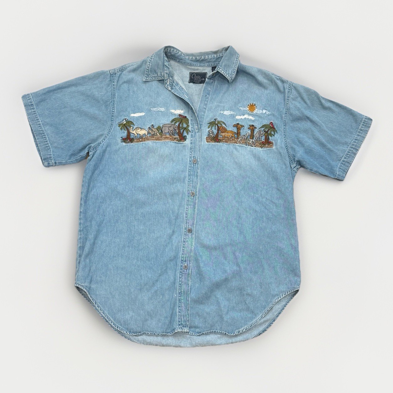 Vintage Denim Shirt Short Sleeve Women’s L Embroidered Animal Scene Noah’s Ark