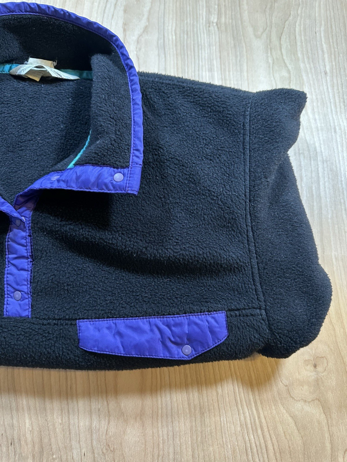 vintage 1980’s EASTERN MOUNTAIN SPORTS fleece pullover BLACK womans purple MED