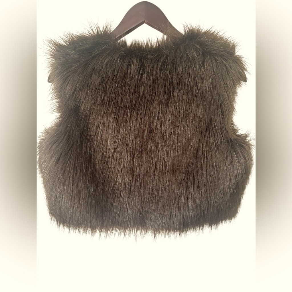 Vintage women’s faux fur vest size XS brown colour from Argentina, elegant look