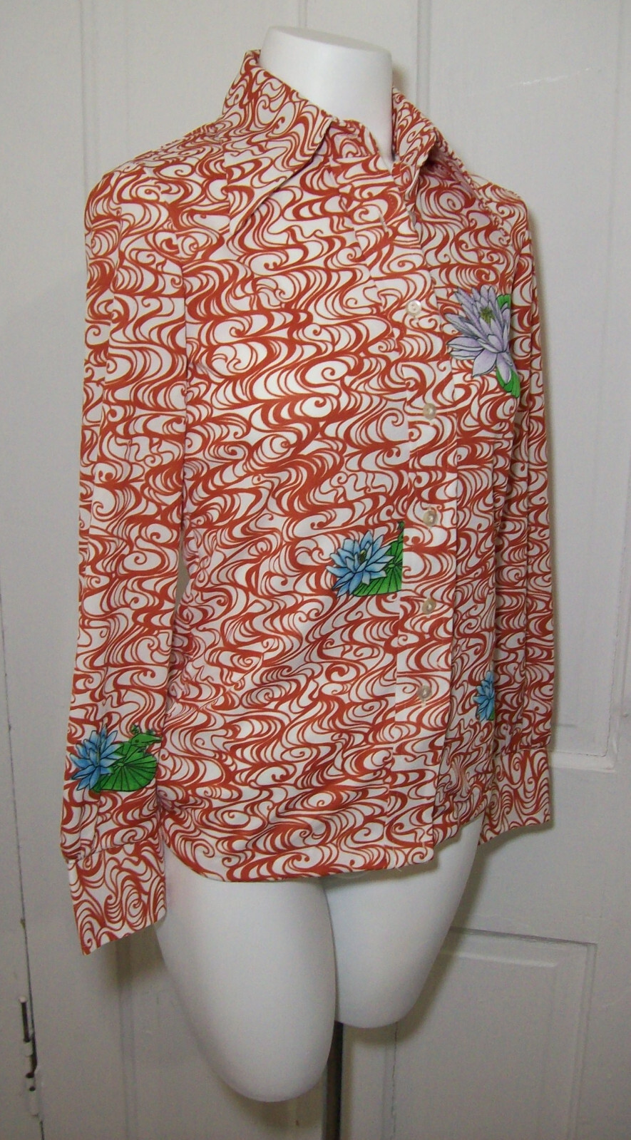 Vintage Womens 1970s Pointed Collar Long Sleeve, FROGS, SWAN, LILLY PADS
