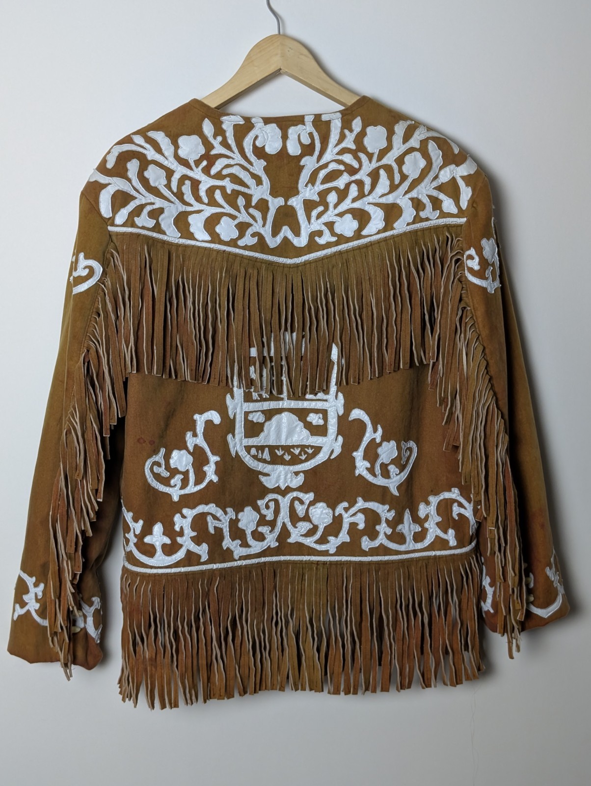 VTG Western Suede Fringe Jacket White Floral Applique Boho Toogle Coat 23×24