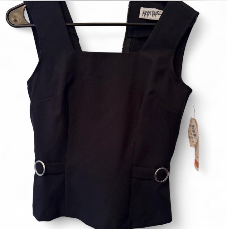 Vintage Alyn Paige 90s Black Sleeveless Vest style Top , zip back size 3/4
