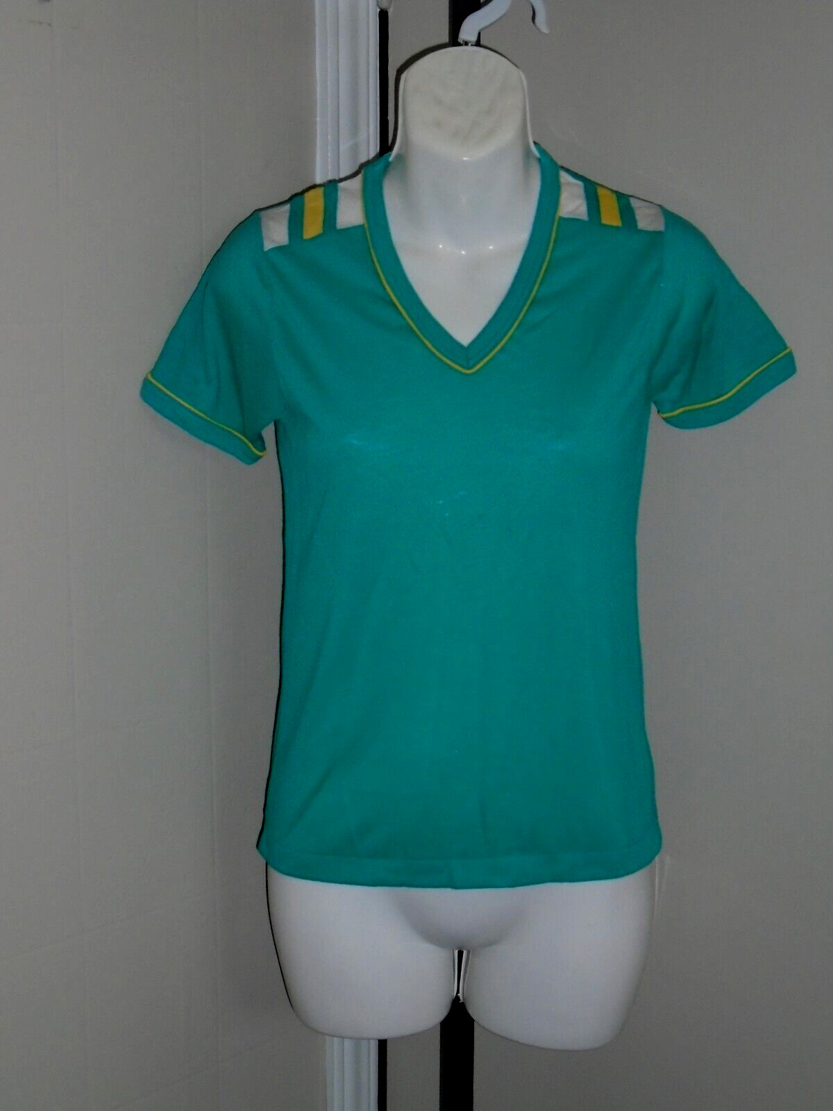 Ladies VTG 1970s Green V Neck T Shirt Yellow & White Shoulder Stripes Sz S NOS
