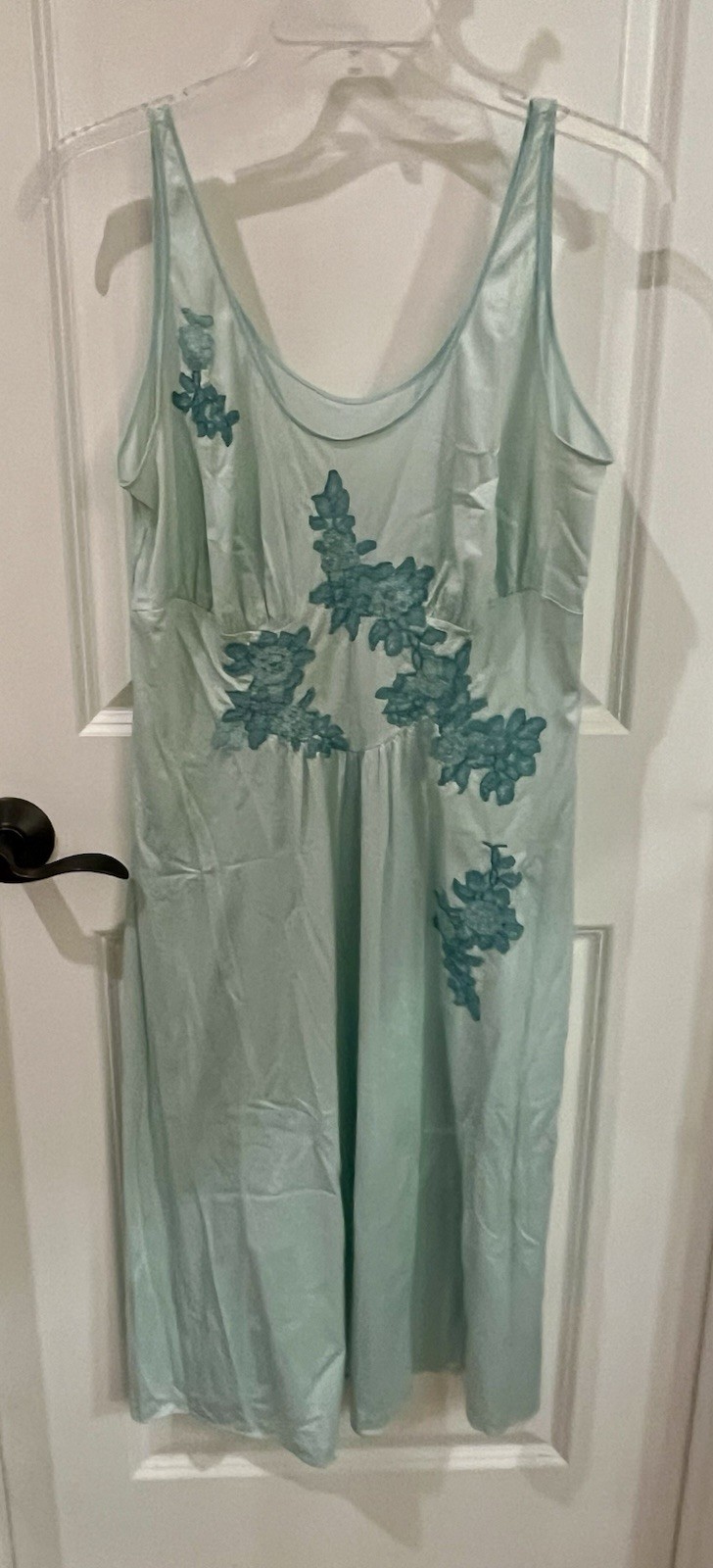 Vintage Van Raalte Nylon Satin Suavette Floral Embroidered Nightgown 81141 38 US