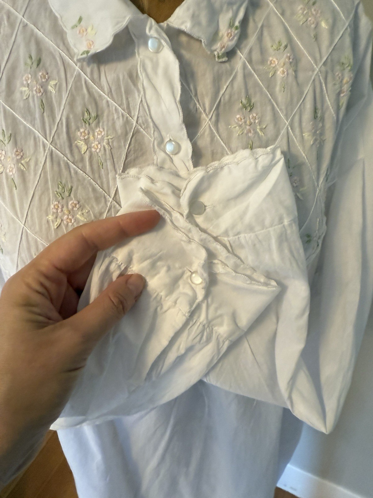 Vintage Women’s European Cotton Long Embroidered Floral White Nightgown M-L