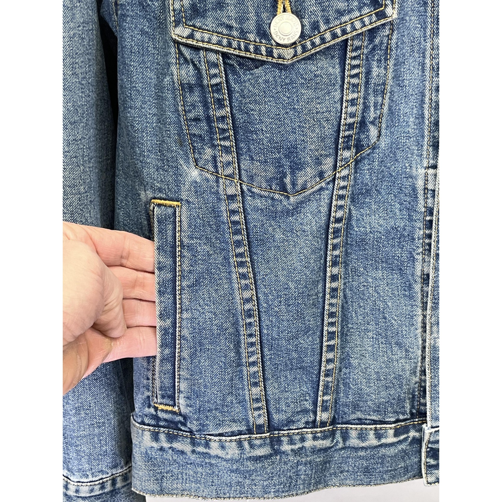 VTG DKNY Spellout Logo Womens’ Blue Jean Petite Button-Up Denim Jacket Size PM