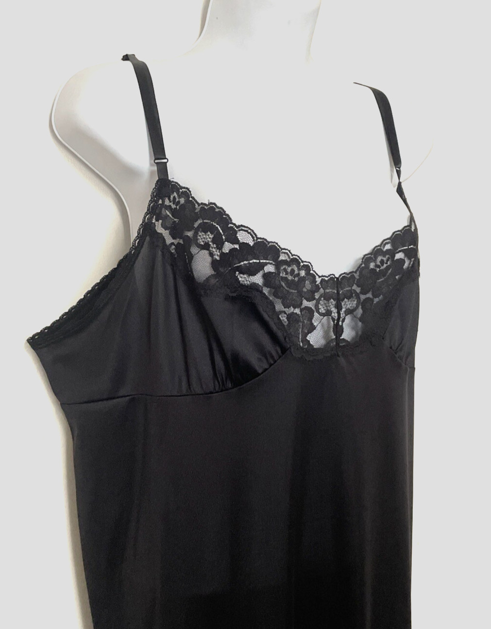 Vassarette Black Slip Gown Size 28″ 44/50 Nylon 23″ Long 10-805 Lace Trim
