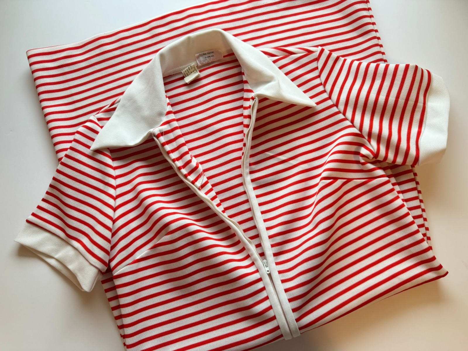 Vtg Red & White Knit Short Sleeve Collared Zipper Front Twiggy Mod Dress sz L