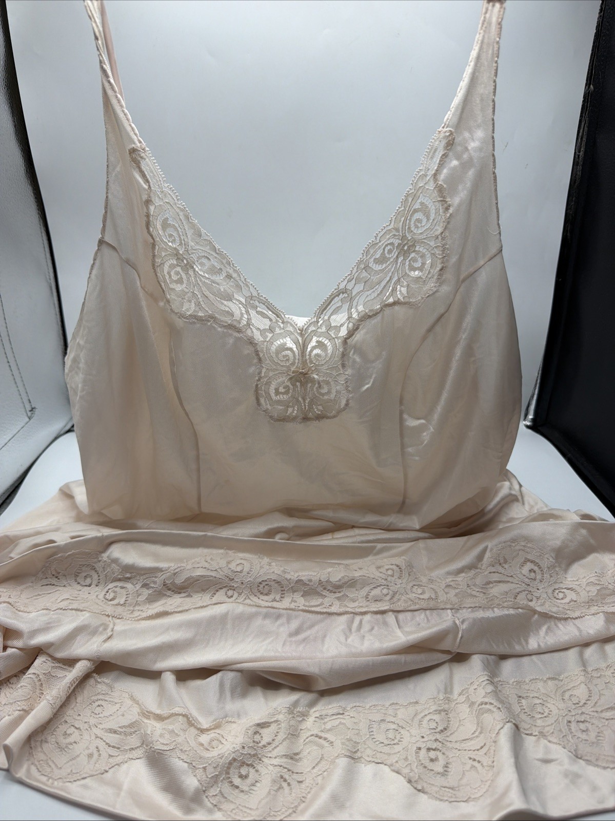 5 VTG Plus Sized Slip Dress Bust 40-46″ Silkie Material Detailed