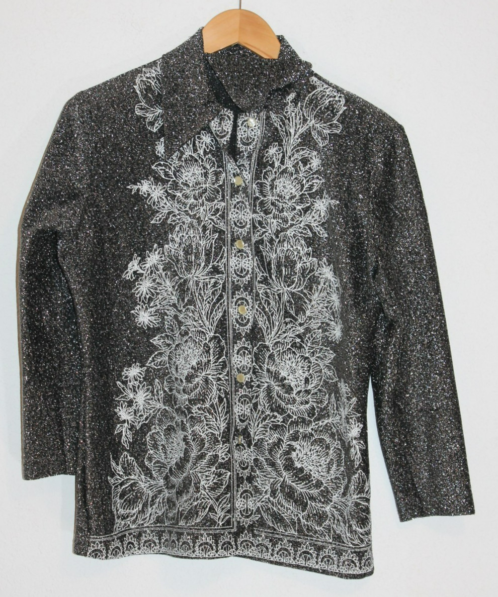 Unbranded vintage black/silver blouse No size tag (Approx M) Made in USA