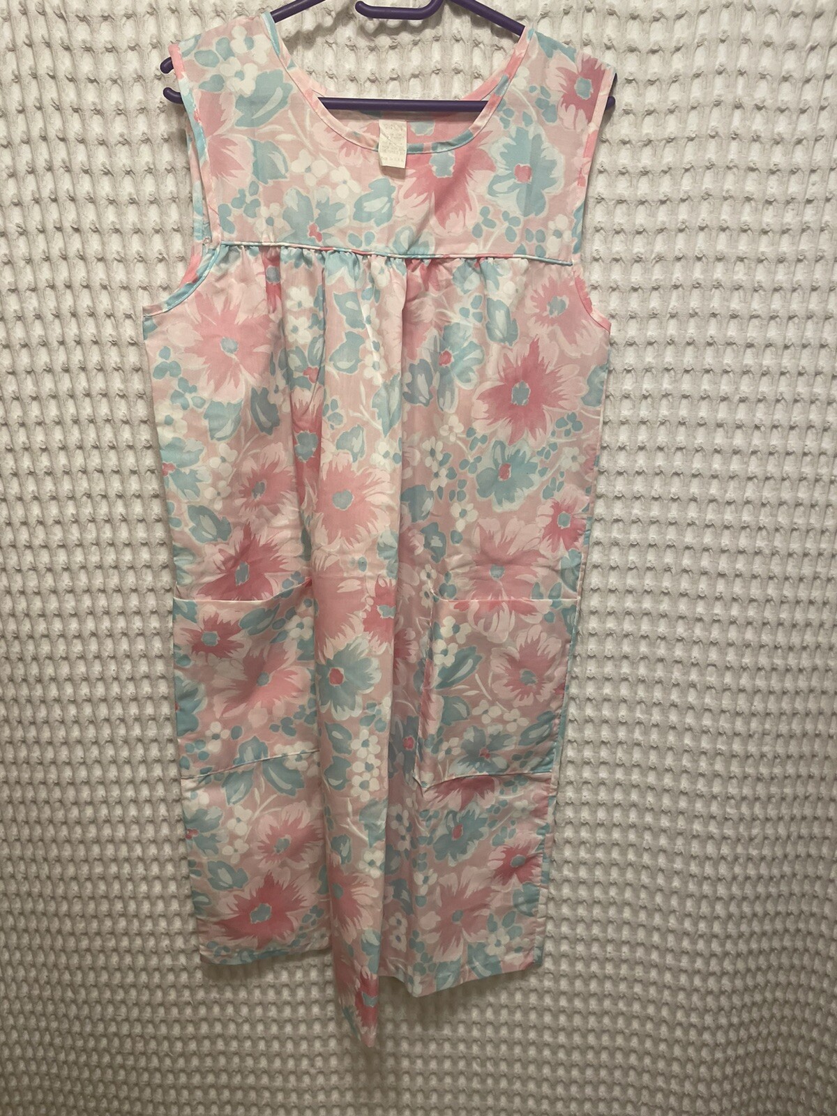 Vintage Women House Dress . New never worn . Made In USA Baby Blue and Pink Flor