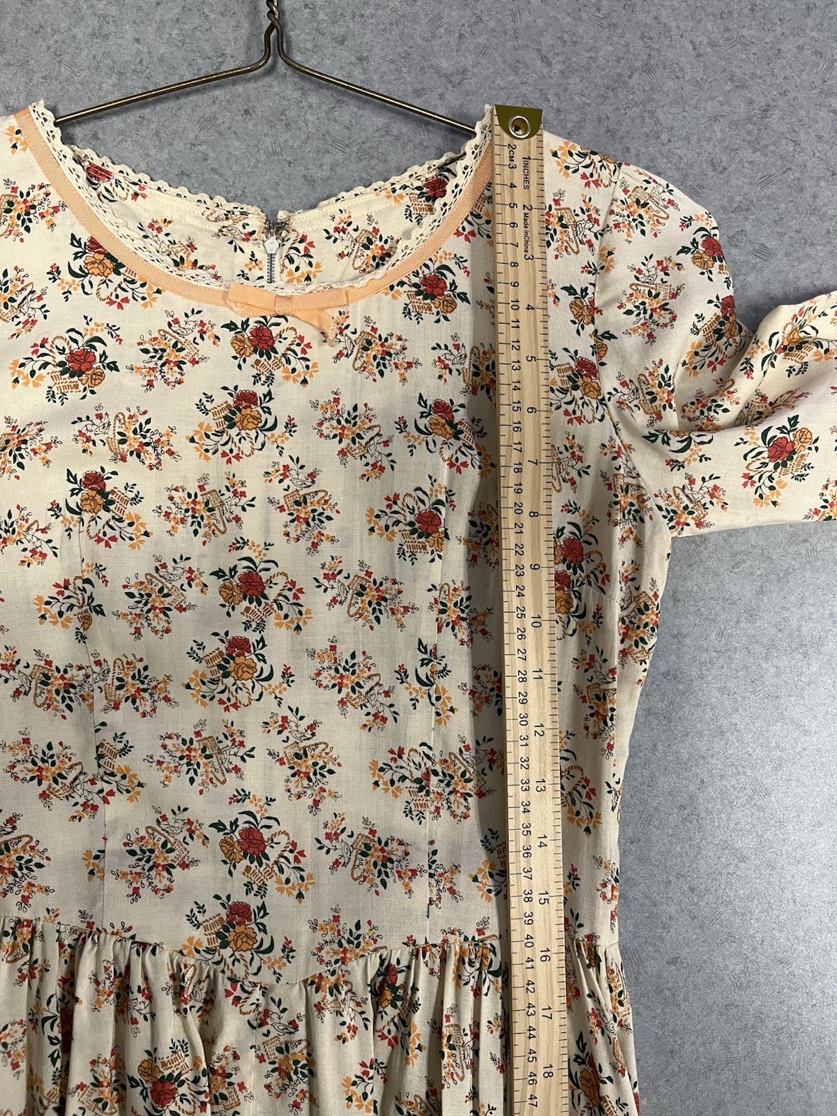 VTG Handmade Amish Prairie Dress w/ Bonnet Floral Calico CottageCore—XS/READ