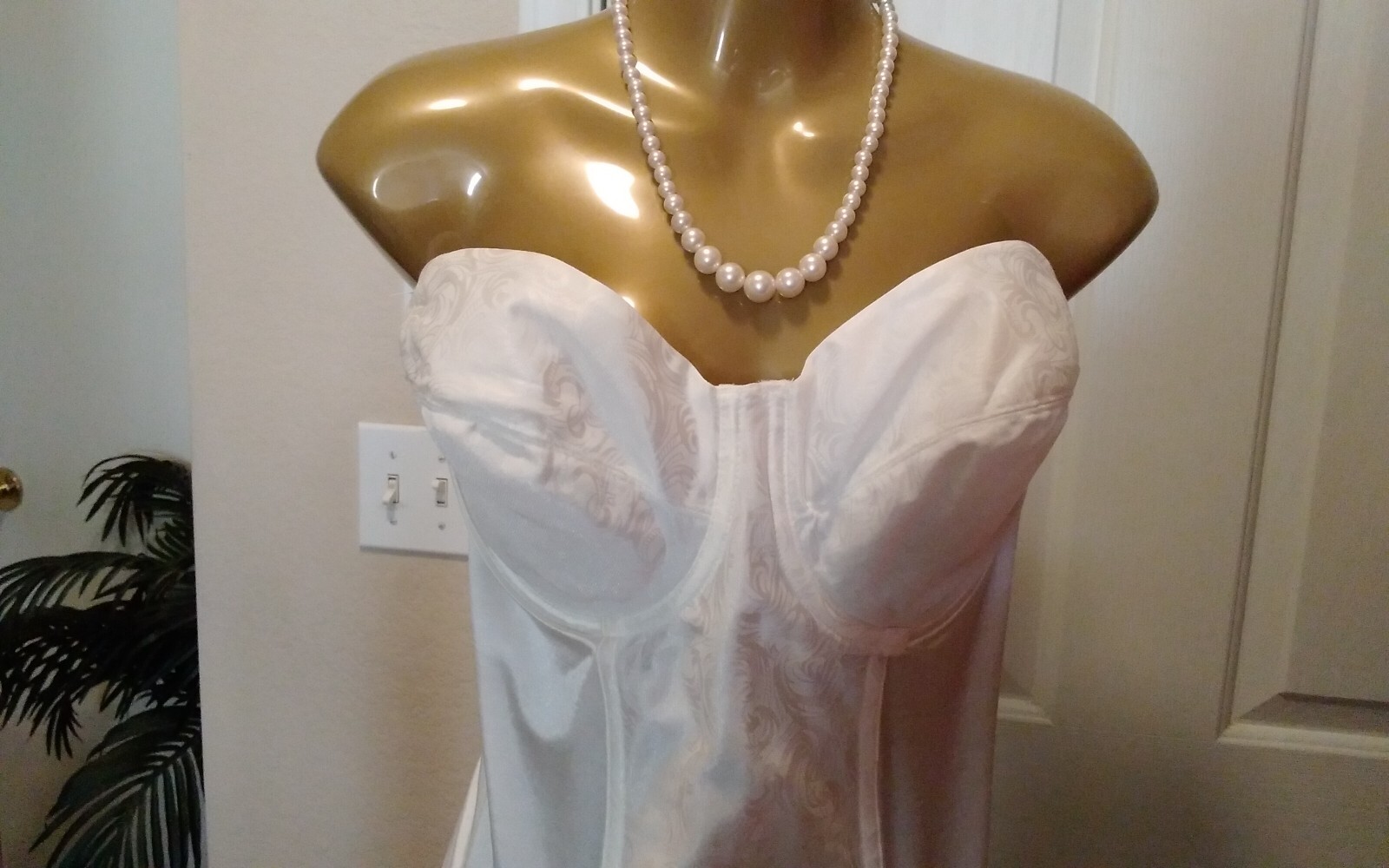 Vintage Victorias Secret White Convertible Body Shaper Girdle 40D USA Gold Crown
