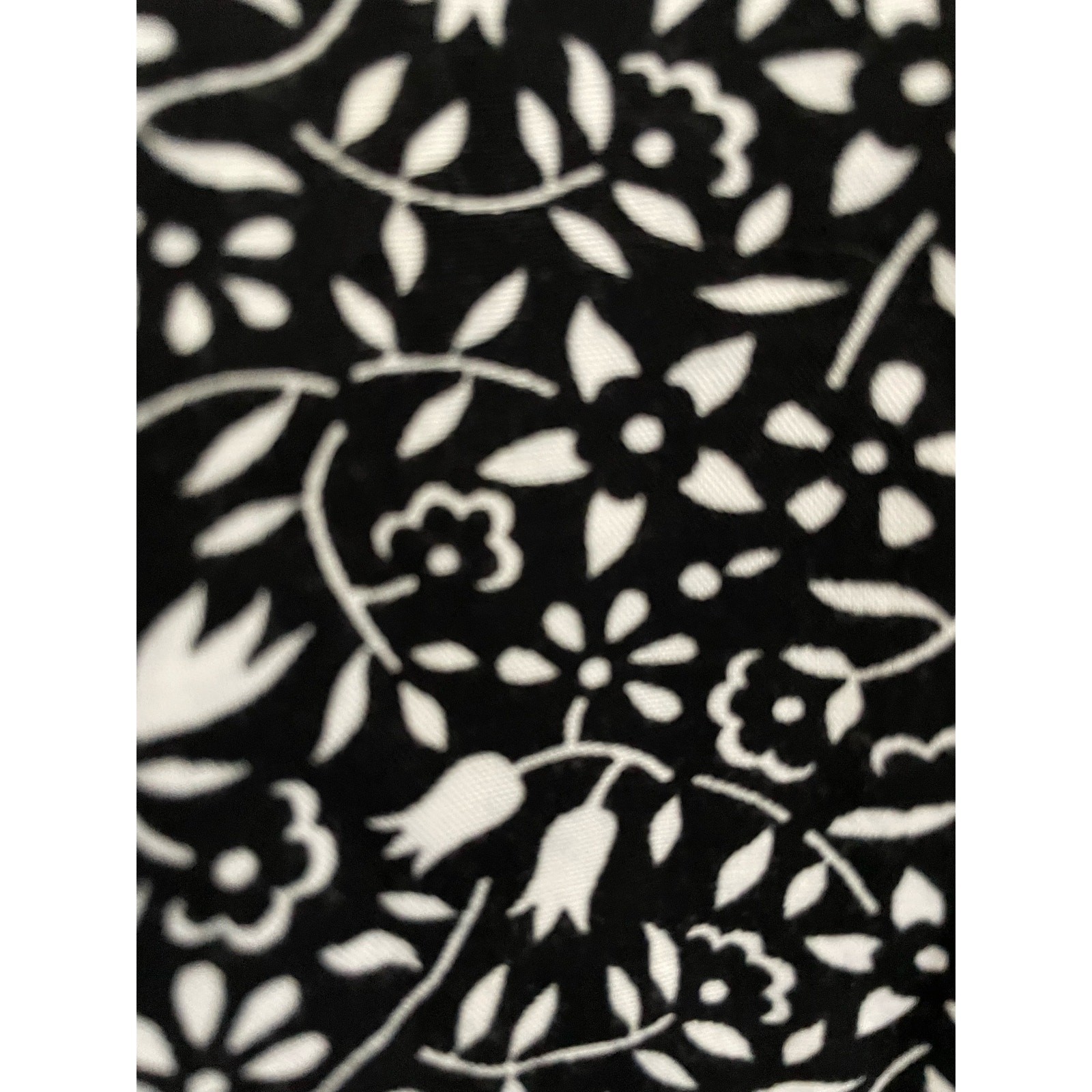 Josephine Chaus Sport Black w/ White Flower Print Tie Front Crop Shirt Large