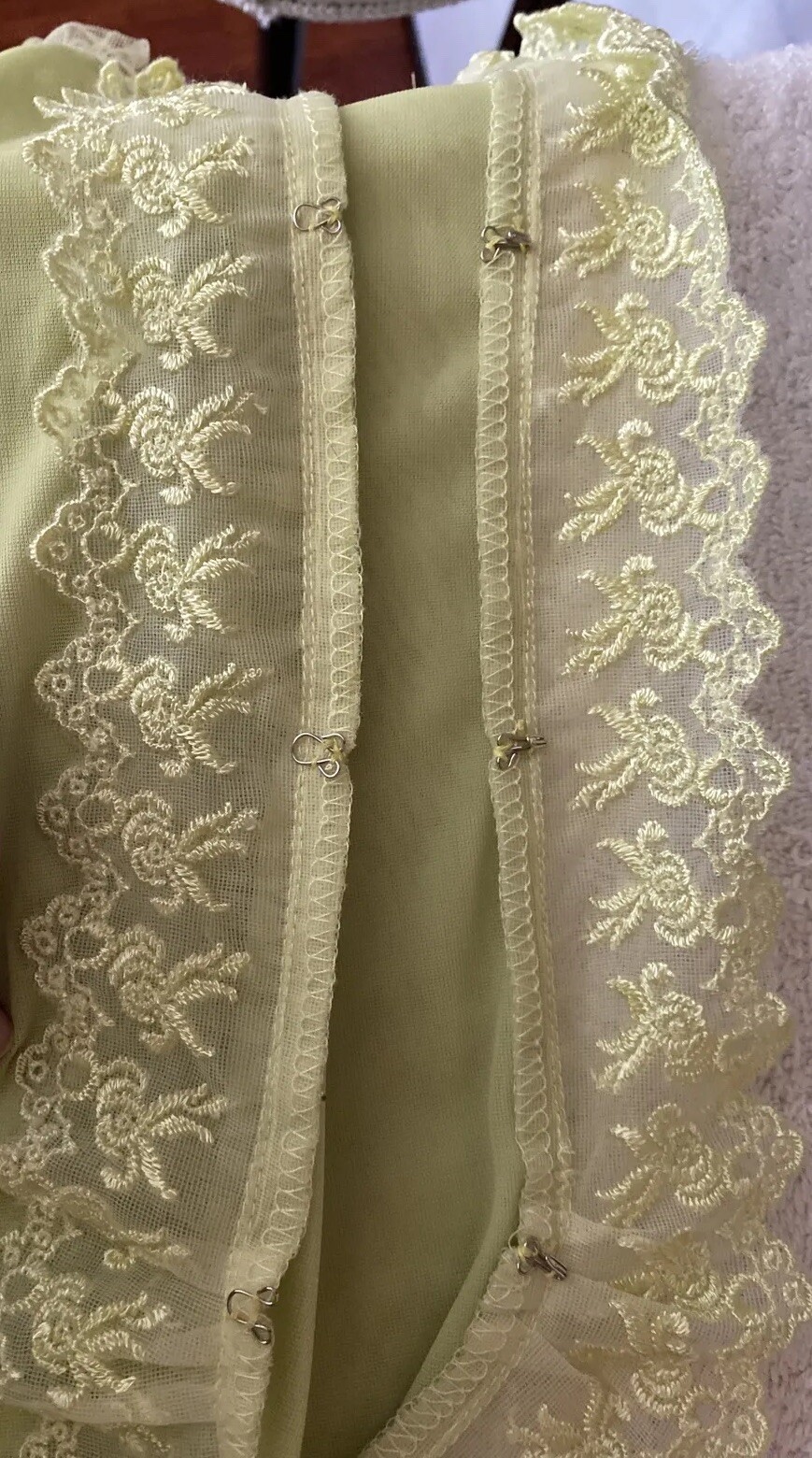 Tiny Beans VTG 60s/70s Wom S Lace & Ruffled Robelet Crop Bed Jacket MI Hong Kong