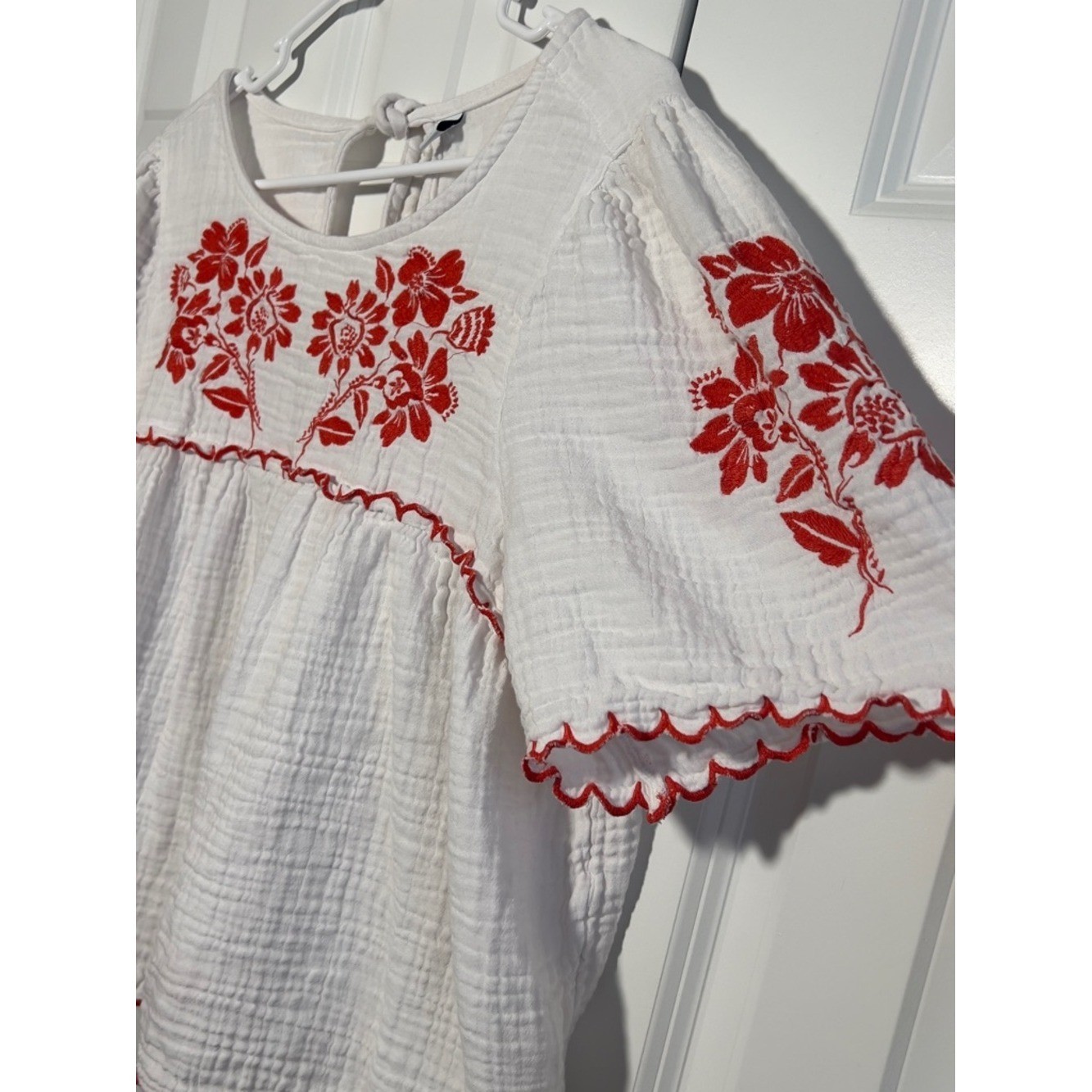 Old Navy Embroidered Crinkle Gauze Boho Peasant Top Orange Floral Scallop XL
