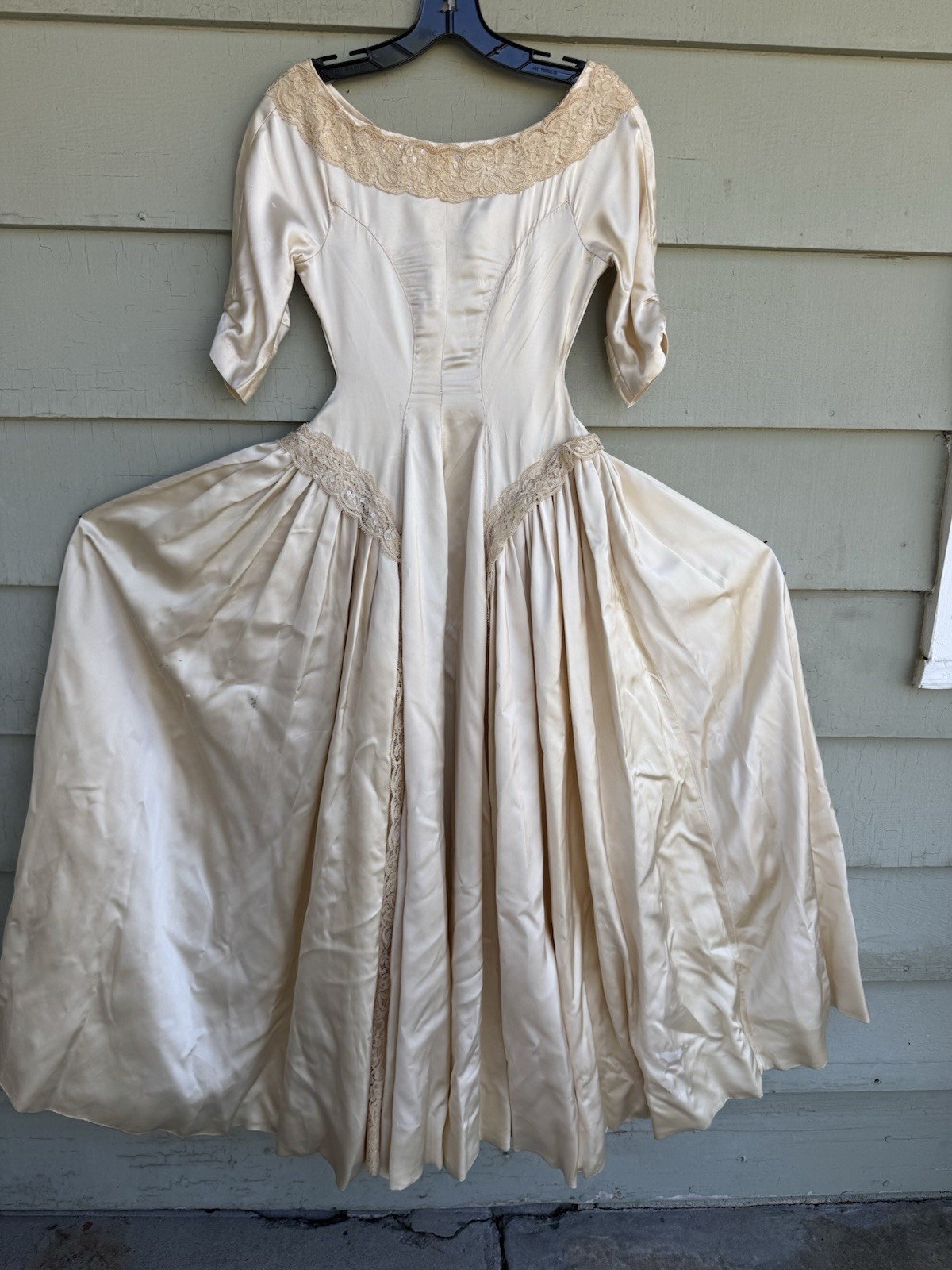 Vtg 40/50’s Satin Wedding Dress Beige Cream Lace Size 2 ? Lace Sequins 22” Waist