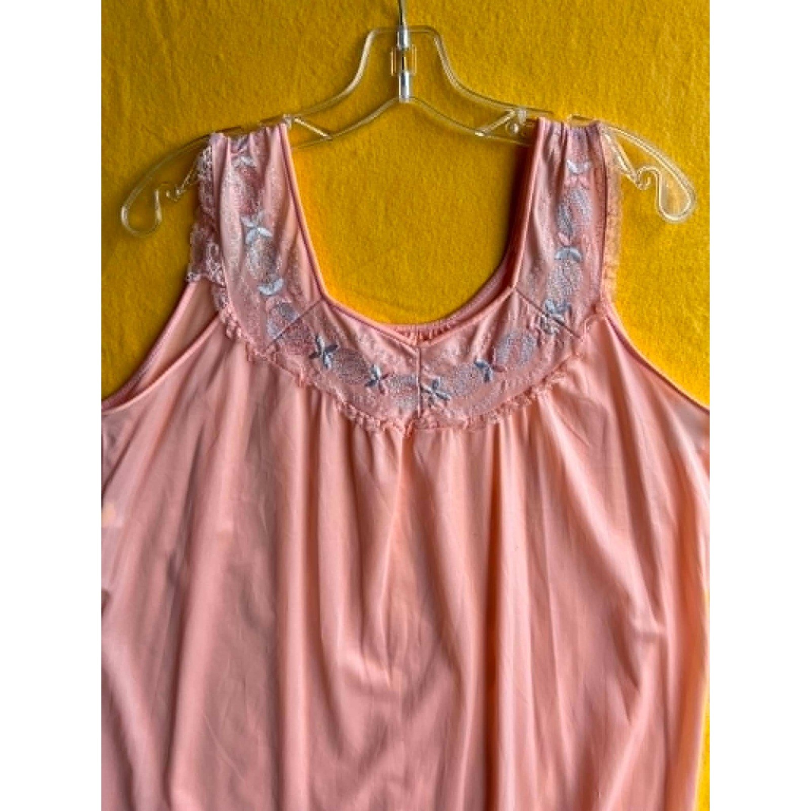 Vintage Katz Peach Nylon Nightgown Embroidered Lace Trim Sleeveless 26-05-19