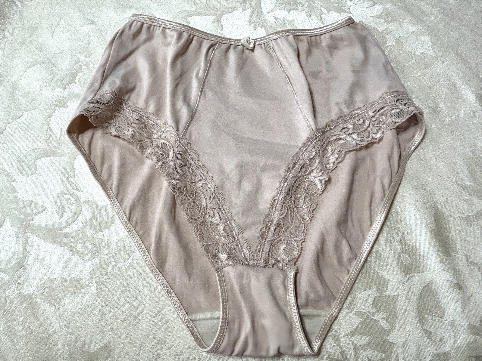 Vtg DELTA BURKE Silky Feel Second Skin Satin Lace 10/3X Nude Brief Panties #44