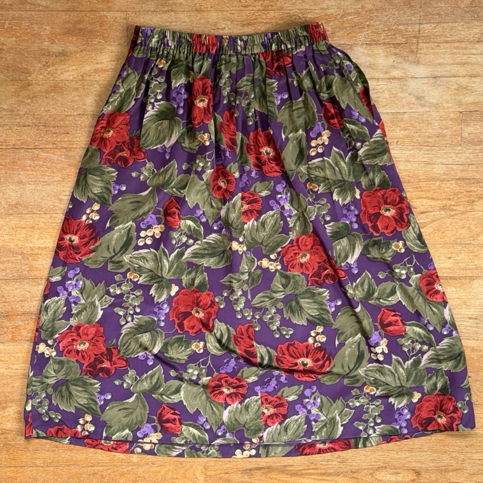 Vintage Floral Pleated Silk Midi Skirt Size Medium 8 Grapes Print 27-30″ Waist