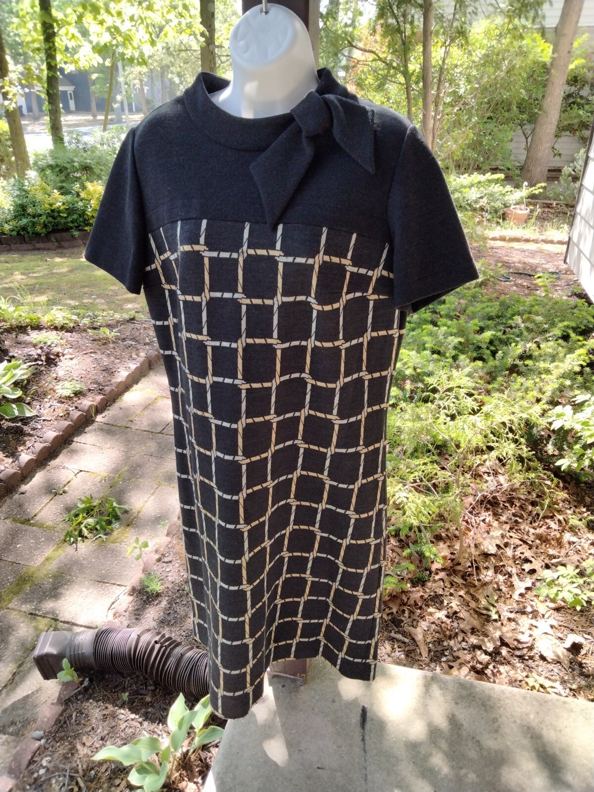 Vintage 1960s Leslie Fay Knit Dress Large Xl dark gray black ? abstract