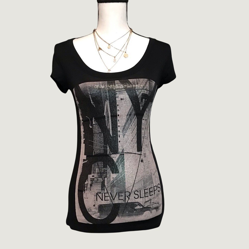 Zenana Outfitters Vintage Y2K Graphic FittedTunic Black & Gray NYC Cityscape Tee