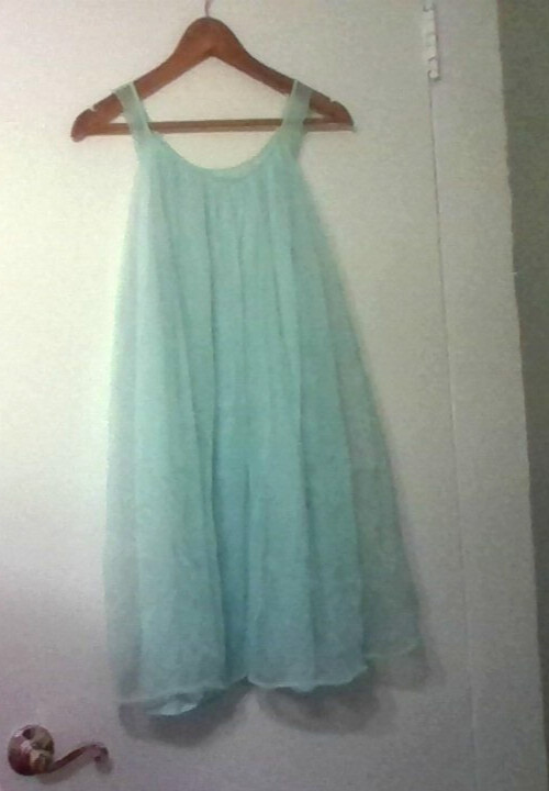 NO VISIBLE FLAWS Vtg Chiffon Babydoll Nightie w/ Flower Embroidery Whimsical