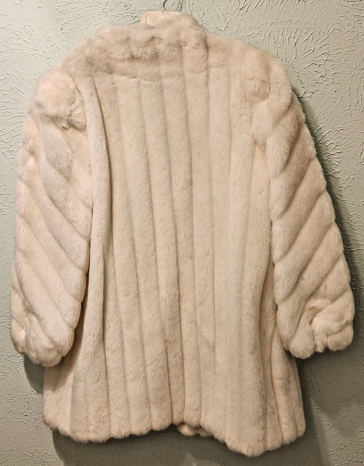 Vintage Monterey Fashions Off White Faux fur coat Sz 18