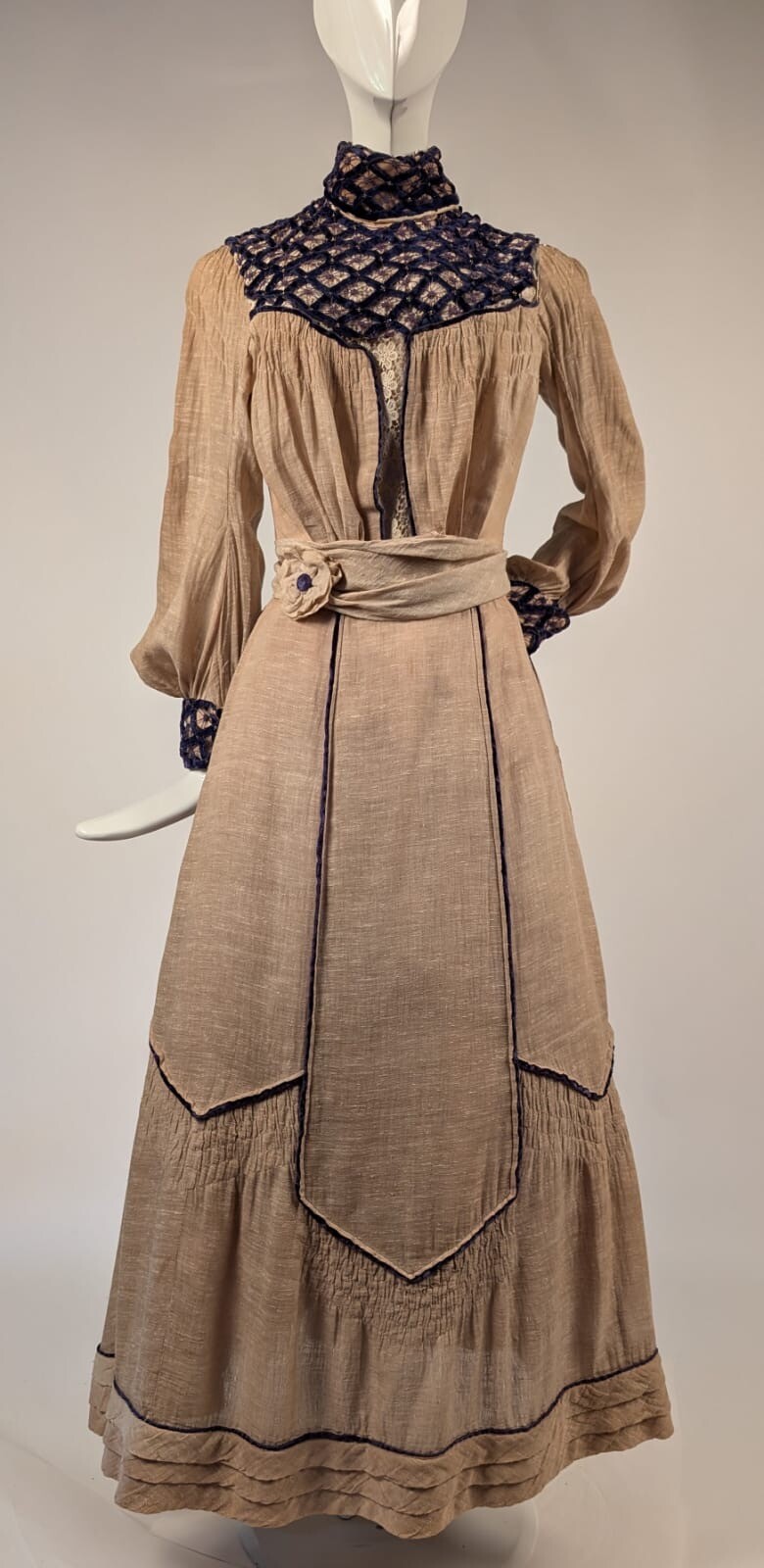 EARLY EDWARDIAN 2 PC DRESS W PURPLE VELVET PIPING + LATTICE WORK