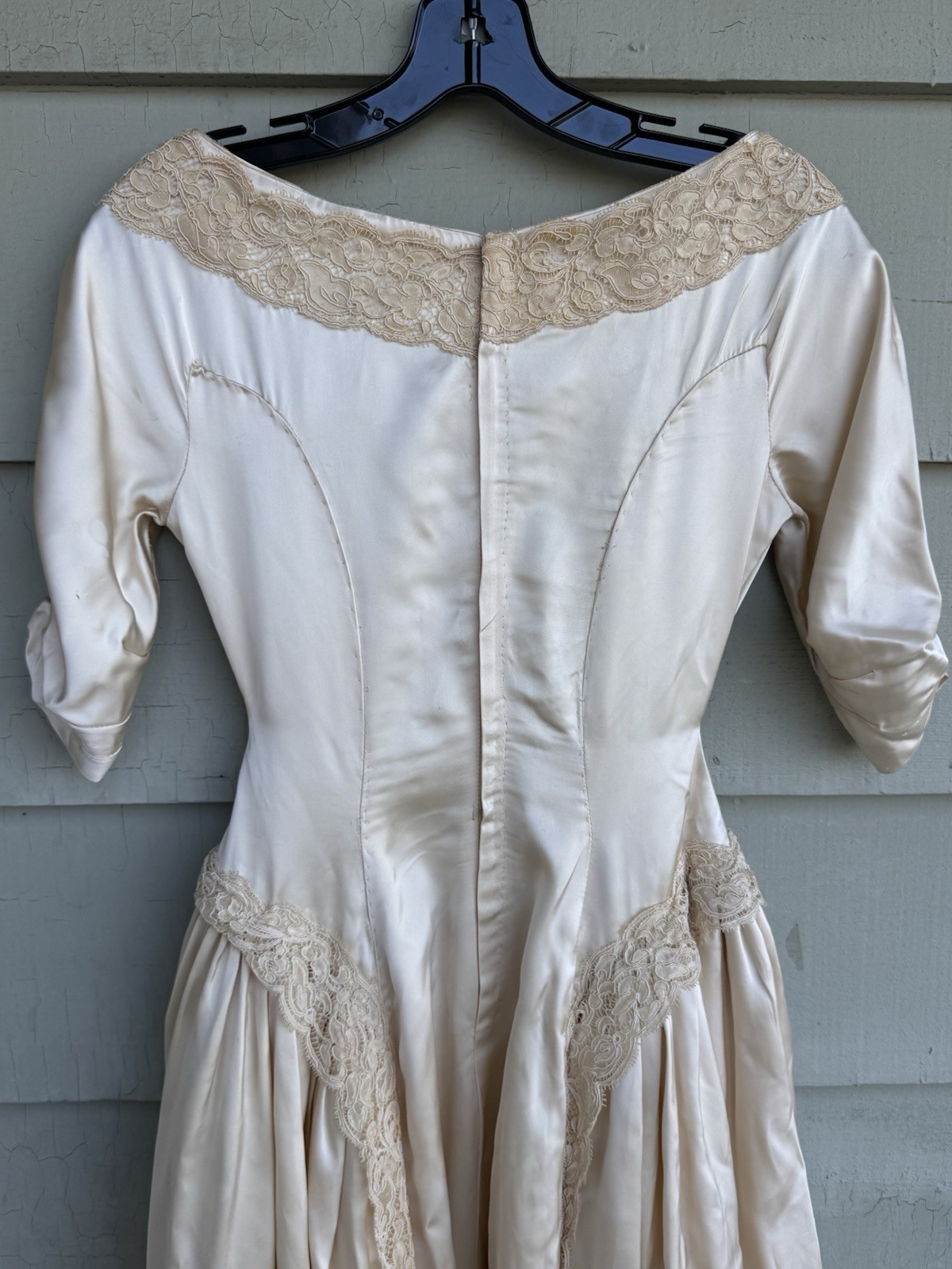 Vtg 40/50’s Satin Wedding Dress Beige Cream Lace Size 2 ? Lace Sequins 22” Waist