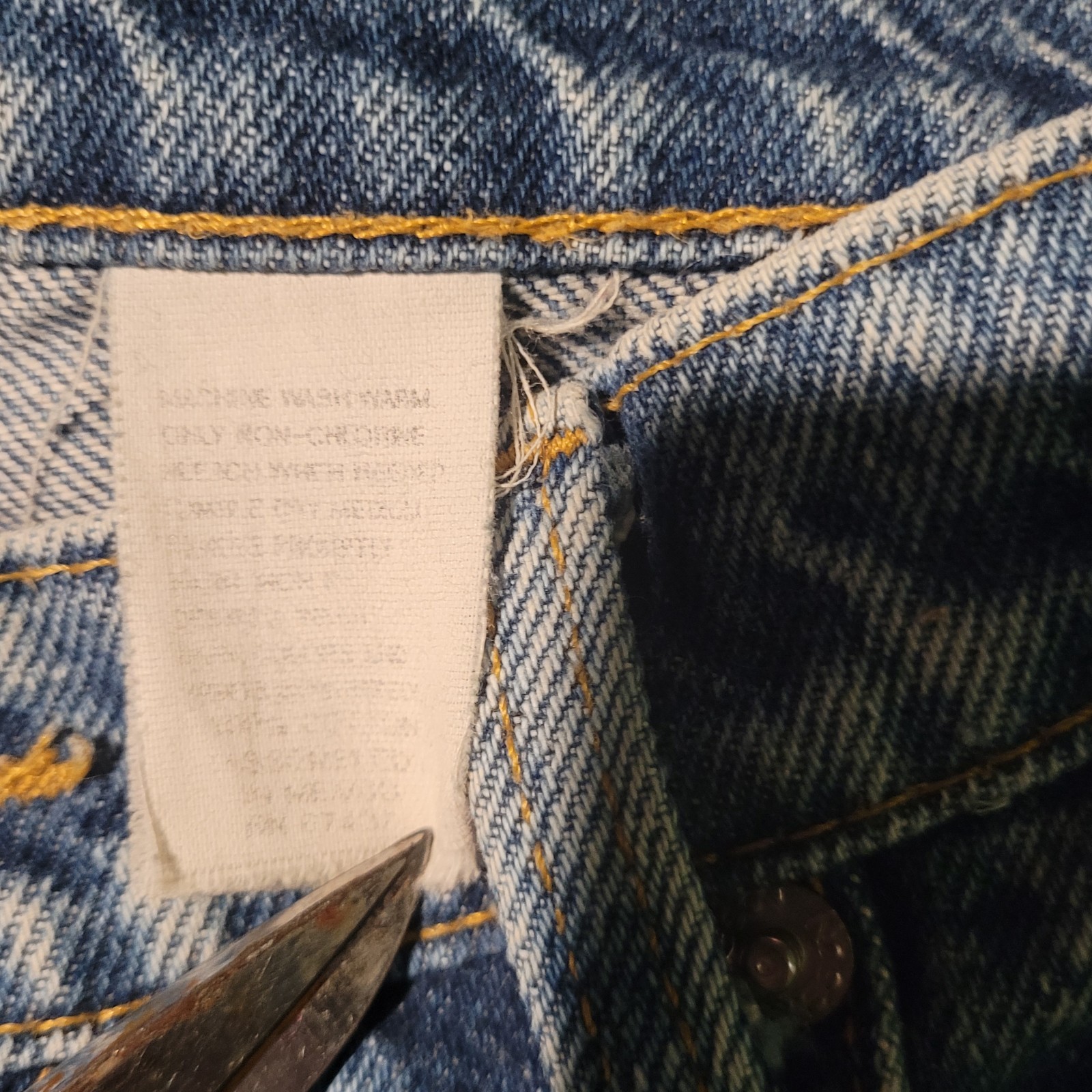 Vintage Sasson Modern Basics 29″ Waist Blue Denim Jeans Stained Distressed